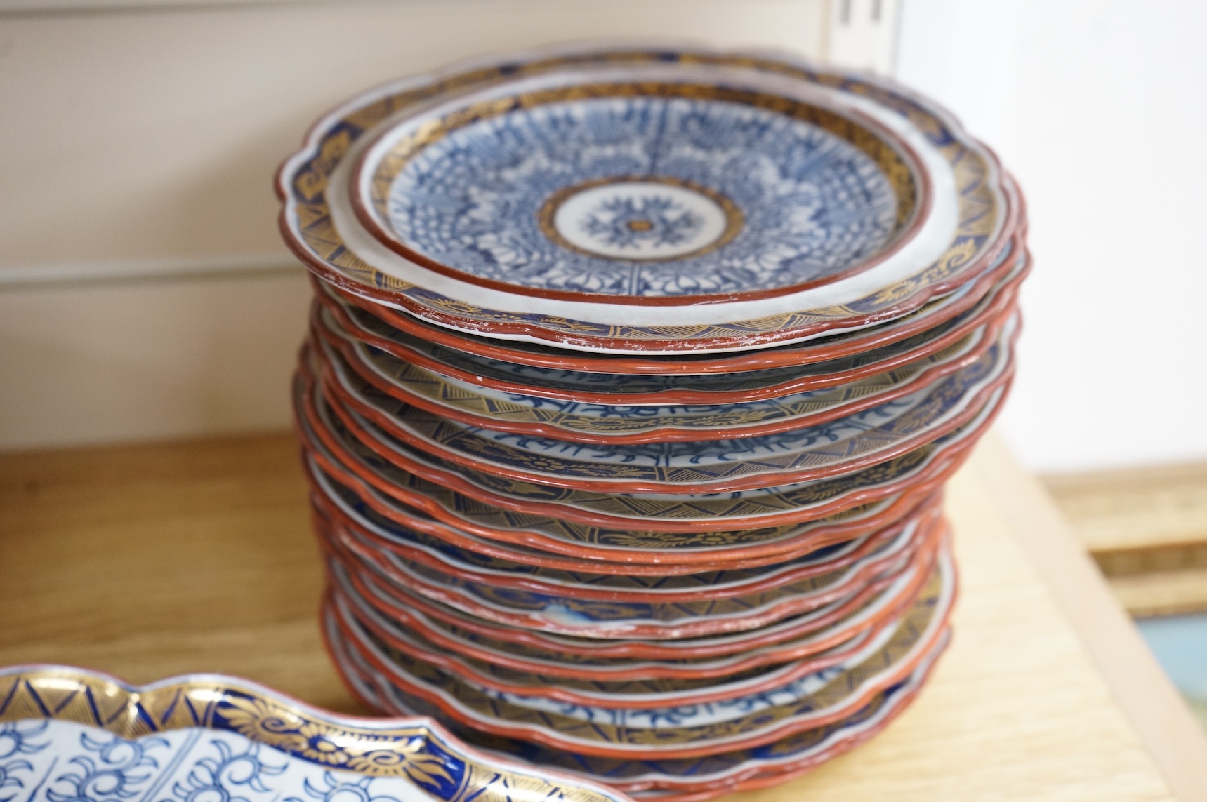 A group of Worcester Royal Lily pattern dessert and dinner wares, 18th/19th century, to include miniature tureens and oval dishes, largest 42cm wide